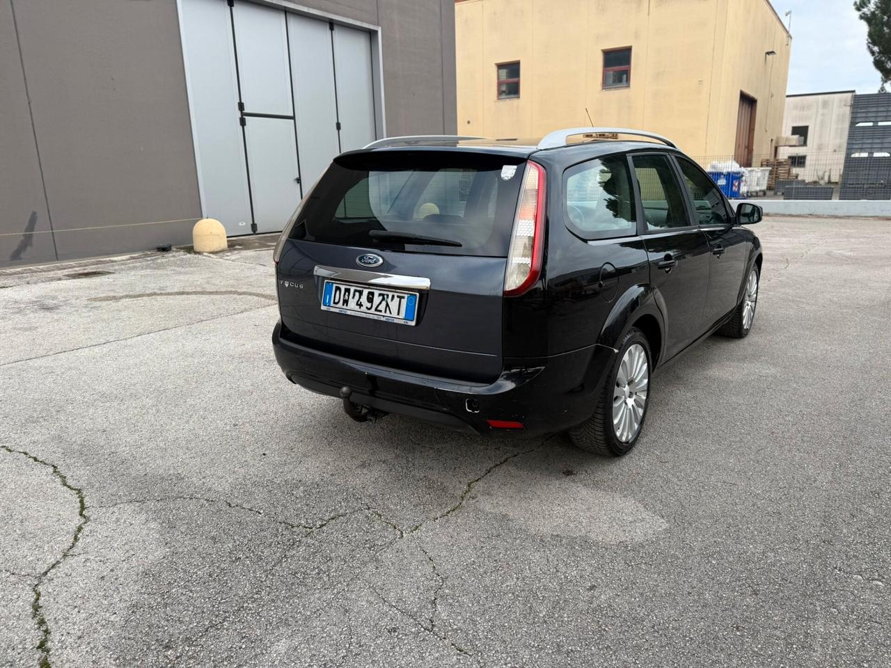 FORD FOCUS 1.6 TITANIUM 2010 12 MESI DI GARANZIA