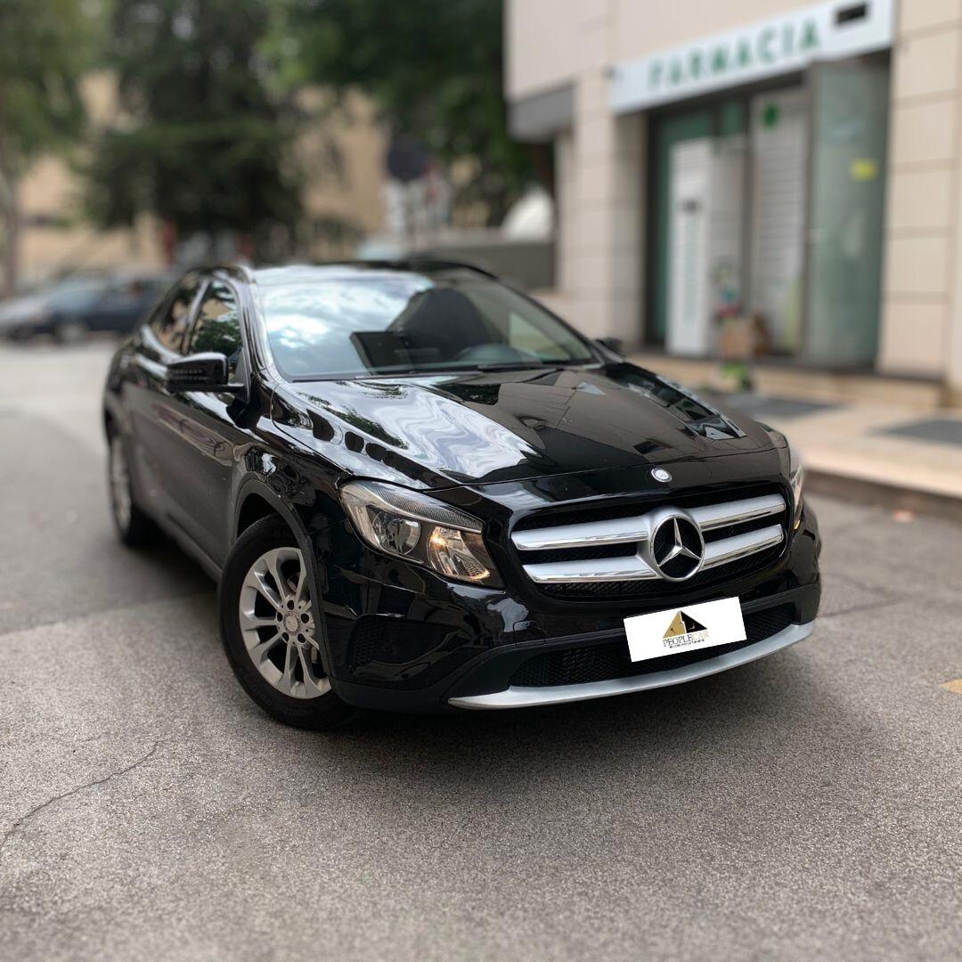 Mercedes GLA 180d **cambio automatico**