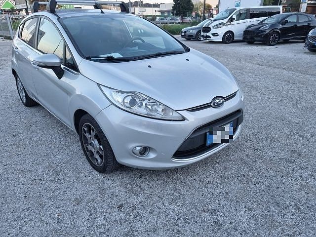 Ford Fiesta 1.4 TDCi 70CV 5 porte Titanium