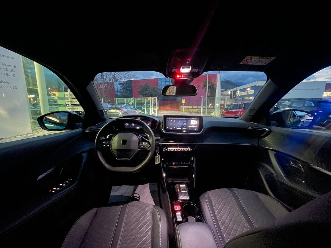 Peugeot 2008 PureTech 130 S&S EAT8 Allure