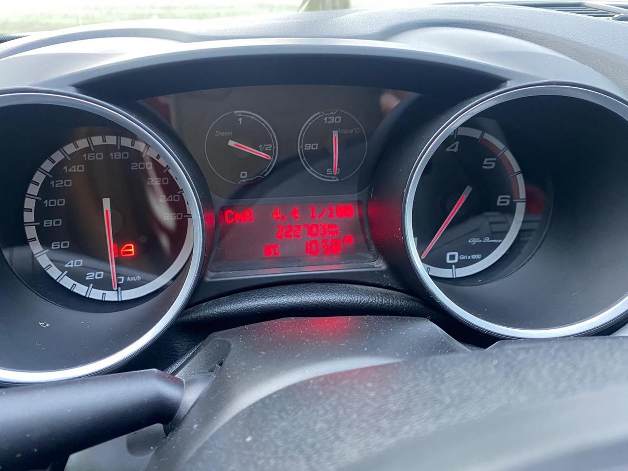 ALFA ROMEO GIULIETTA 1.6 JTDm-2 MOLTO BELLA GUARDA