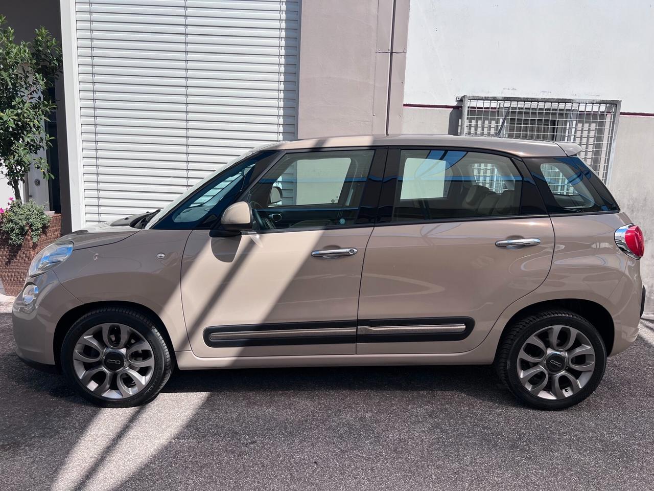 Fiat 500L 1.6 mjt Lounge 105cv NAVI/TETTO PANO/PDC/TEL. PERFETTA!!
