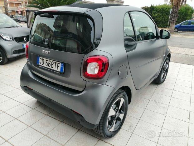 Smart fortwo coupe' eq 60kw passion