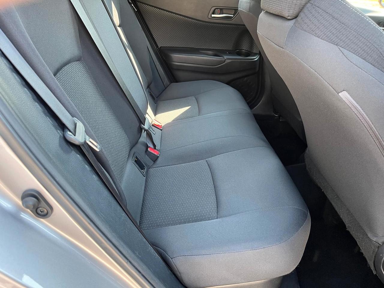 Toyota C-HR 1.8 Hybrid E-CVT Active