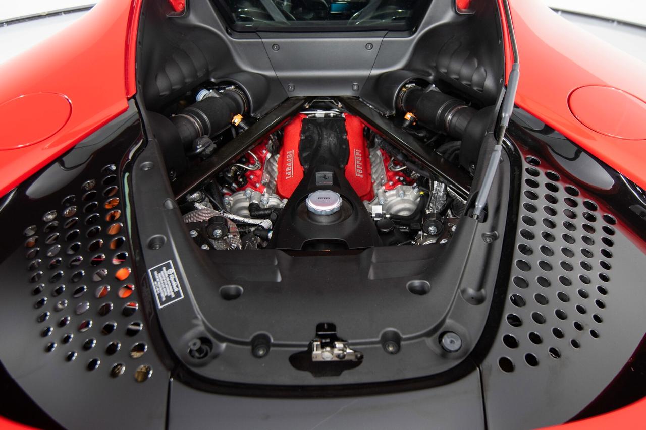 Ferrari SF90 Stradale NOLEGGIO LUNGO TERMINE - LEASING FULL INCLUSIVE