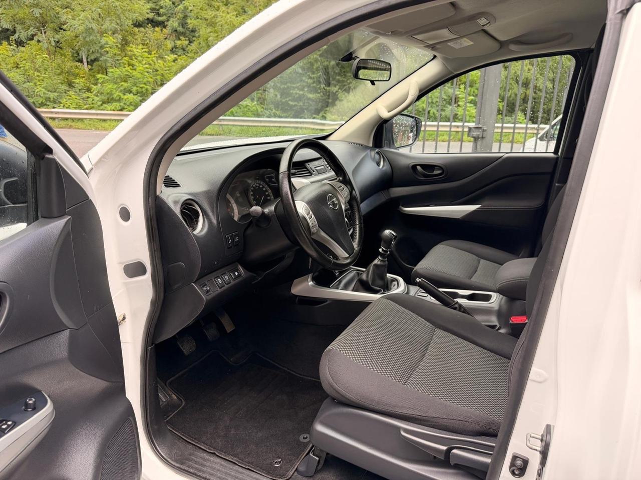 Nissan Navara 2.3 dCi 4WD King Cab Acenta