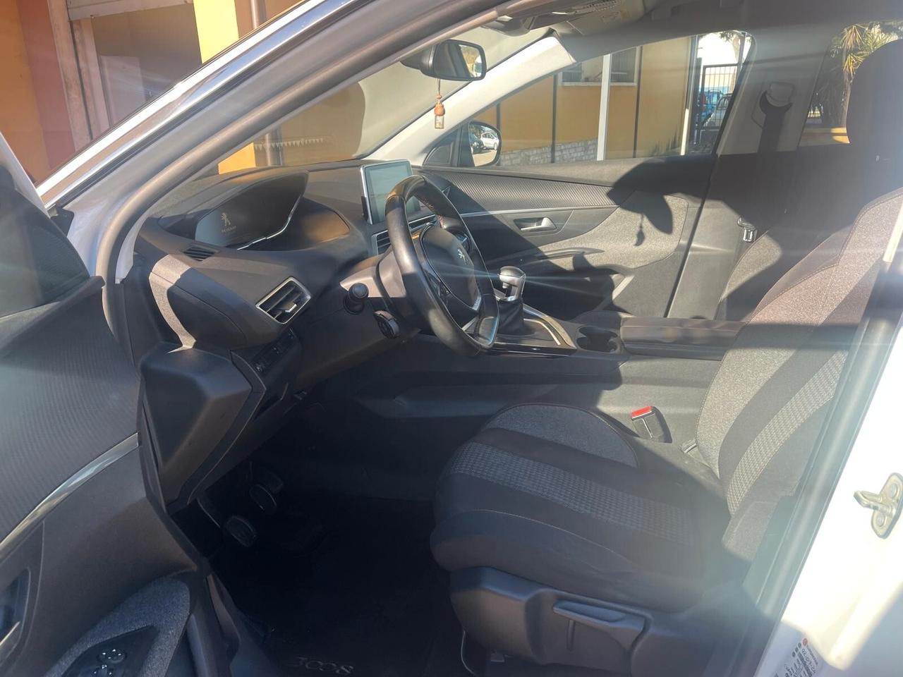 Peugeot 3008 BlueHDi 120 S&S Allure