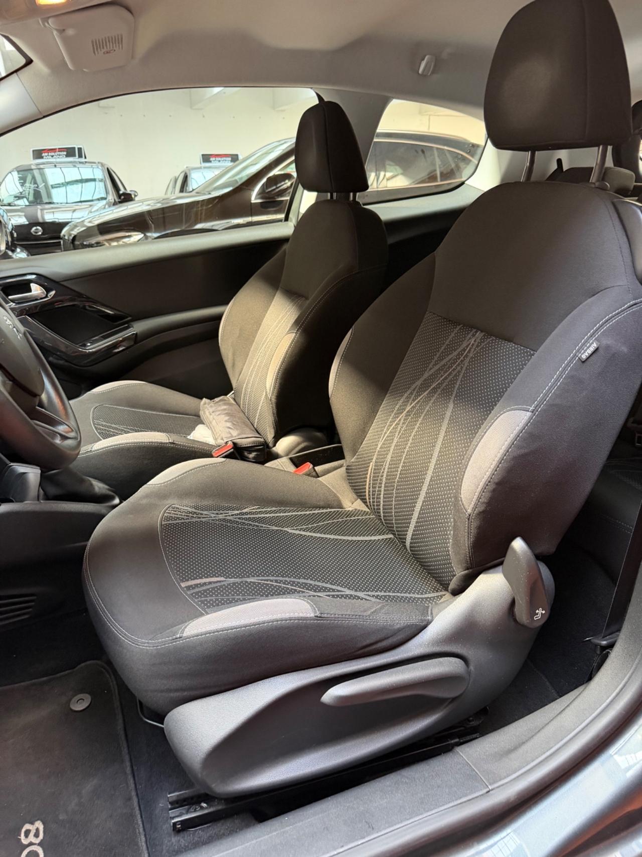 Peugeot 208 1.2 Neopatentati Euro 5