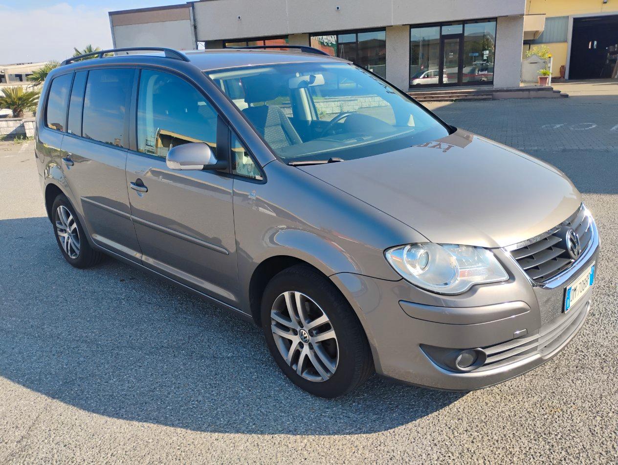 Volkswagen Touran 2.0 tdi Highline