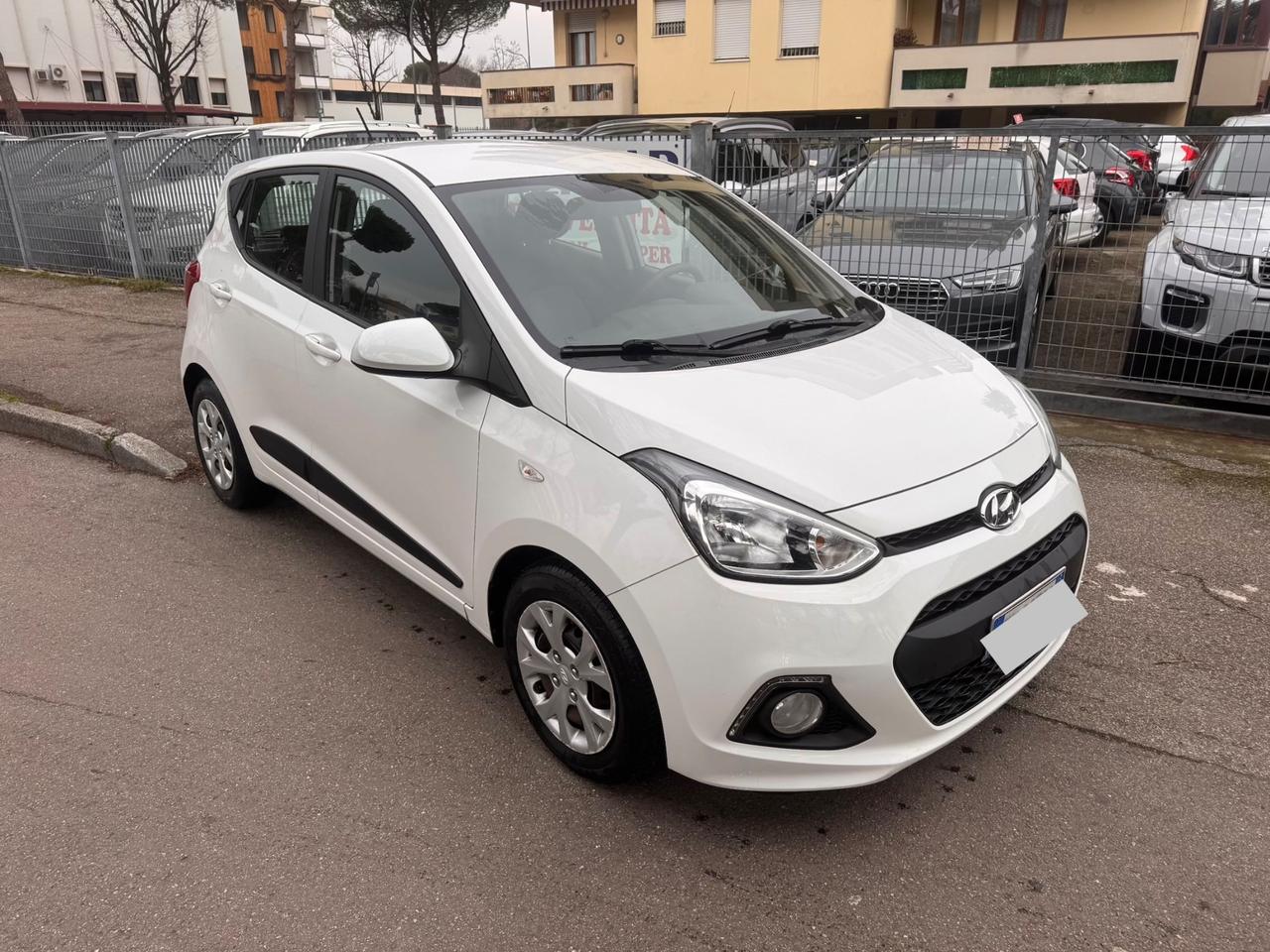 Hyundai i10 1.0 BENZ neopaten garanzia 12 mesi