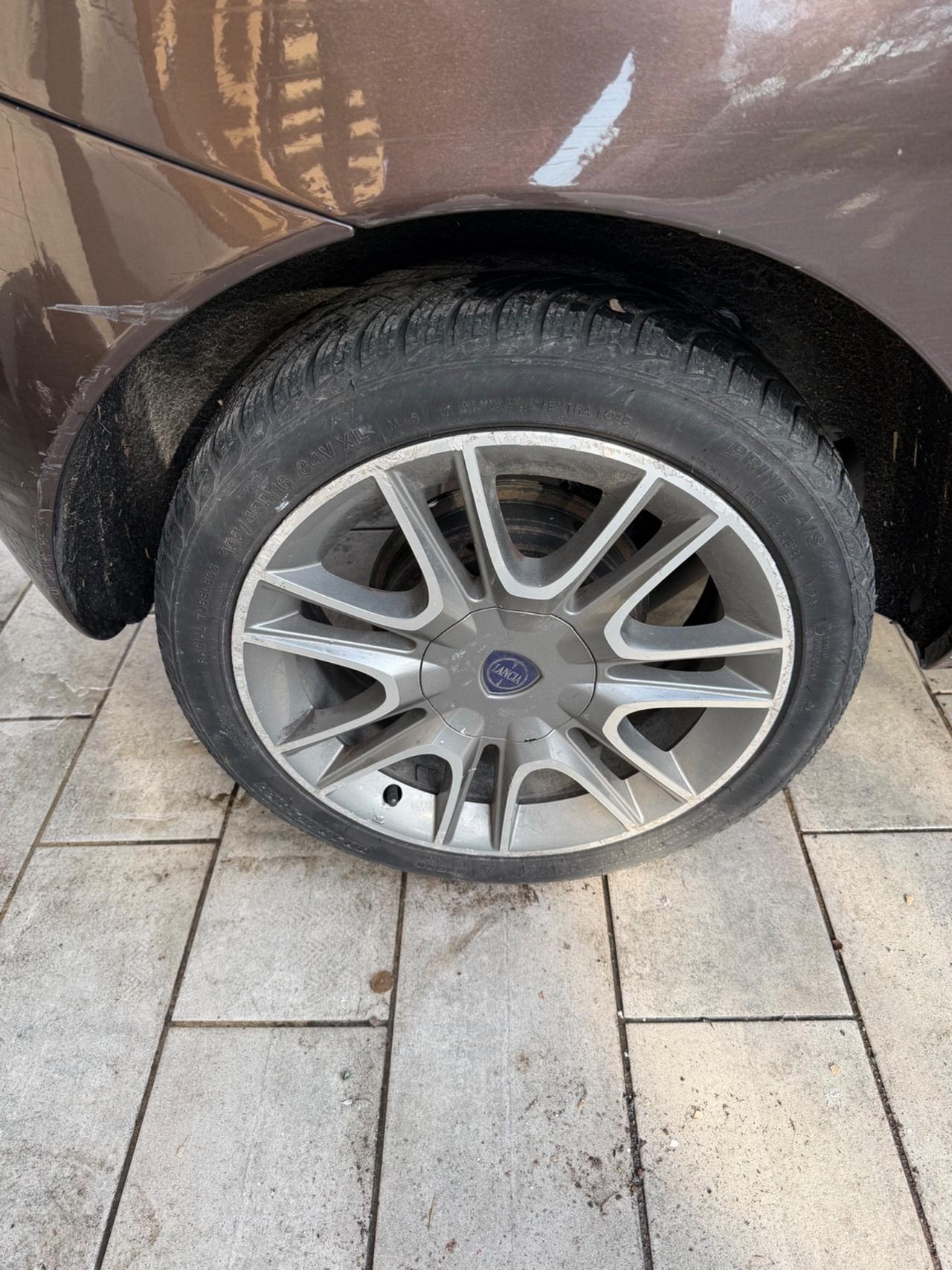 Lancia Ypsilon 1.2 Versus