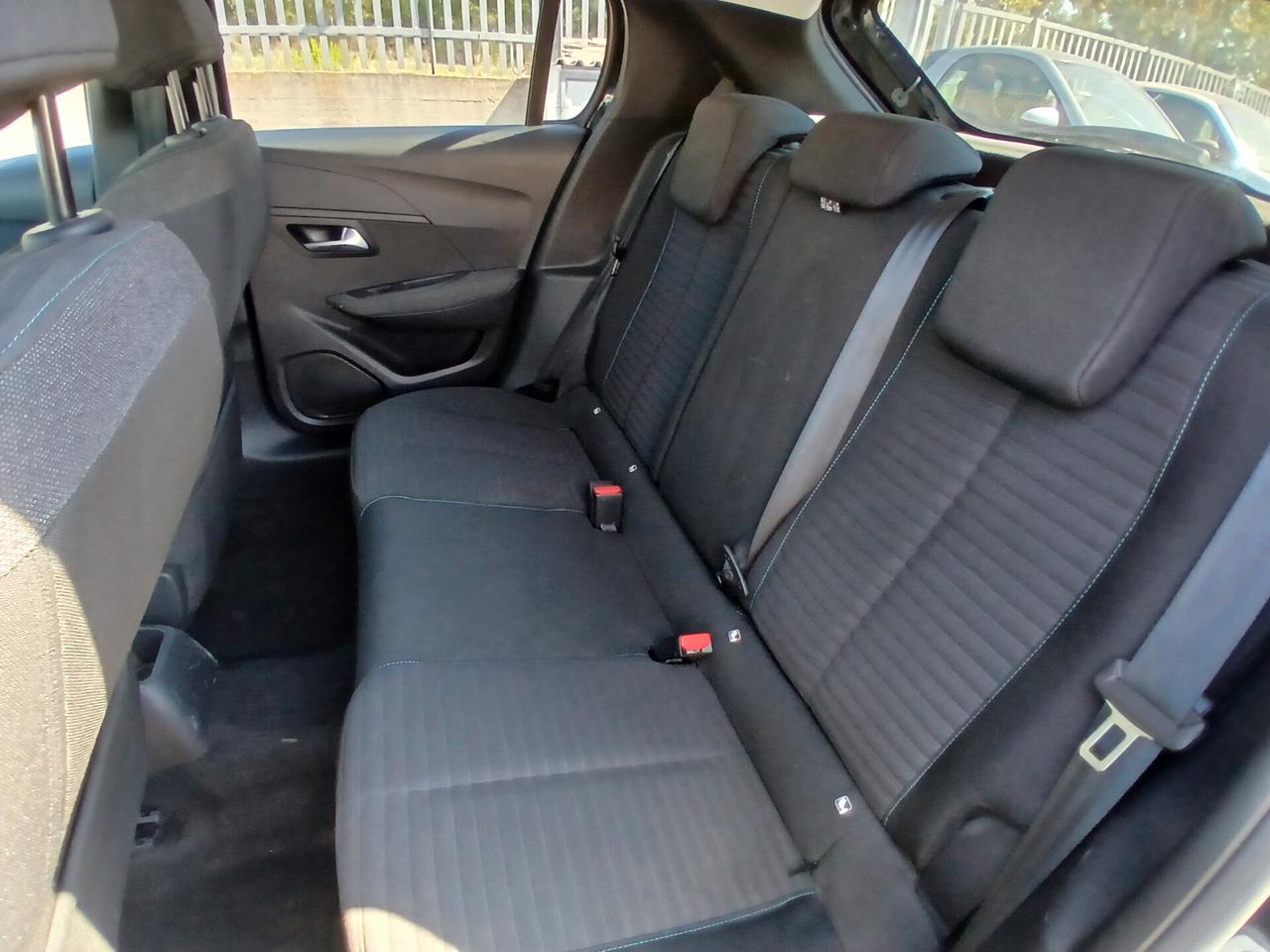 Peugeot 208 PureTech 100 S&S Active Pack