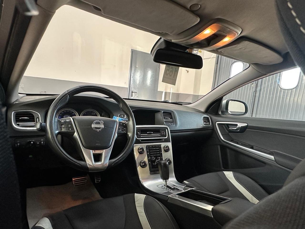 Volvo V60 D5 AWD Geartronic Summum