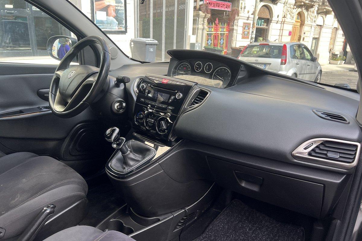 LANCIA Ypsilon 1.2 69 CV 5 porte Elefantino