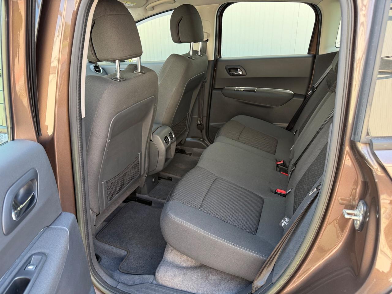 Peugeot 3008 1.6 HDi 115CV Active