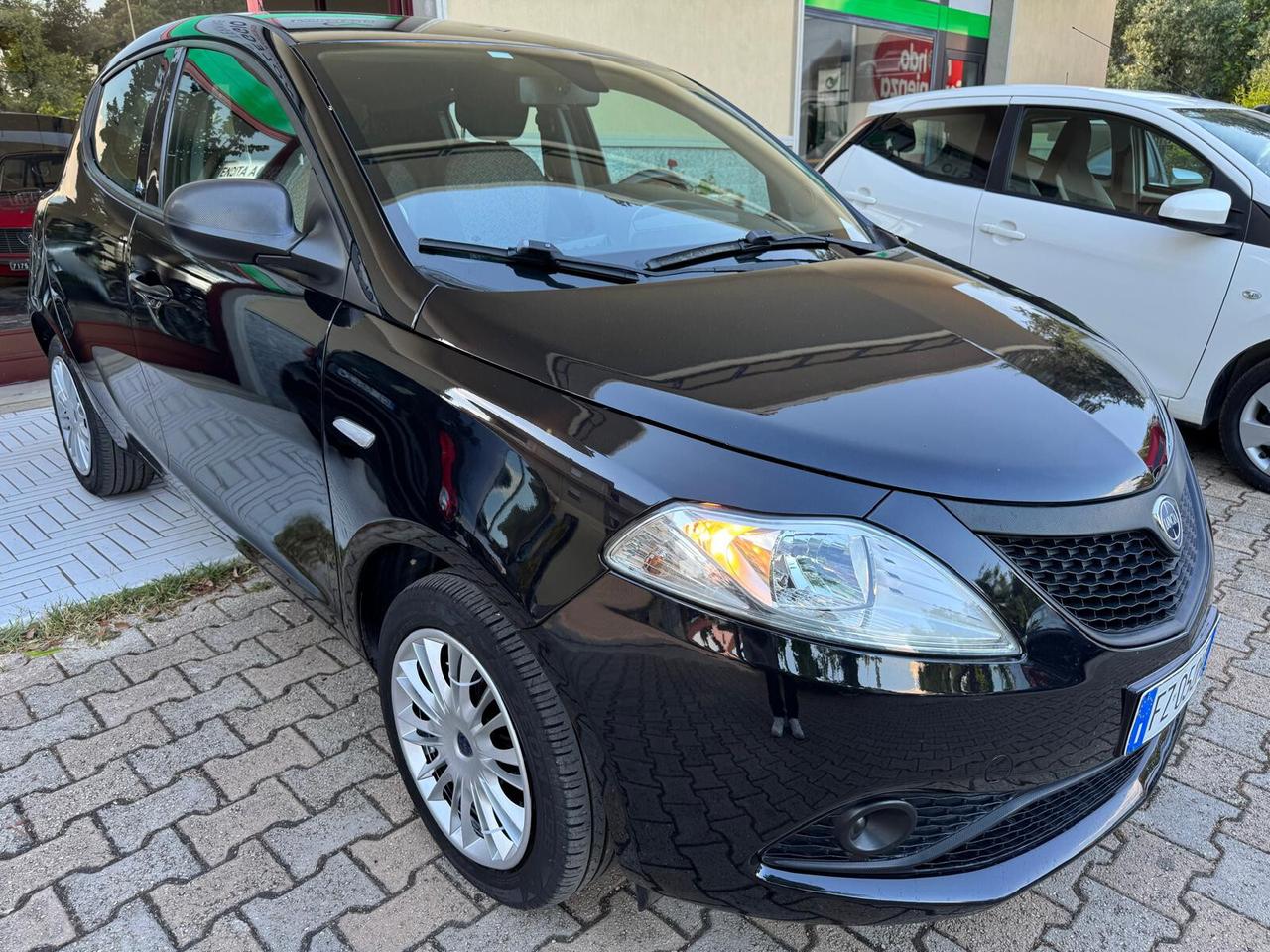 Lancia Ypsilon 1.2 69 CV 5 porte GPL Ecochic Elefantino Blu