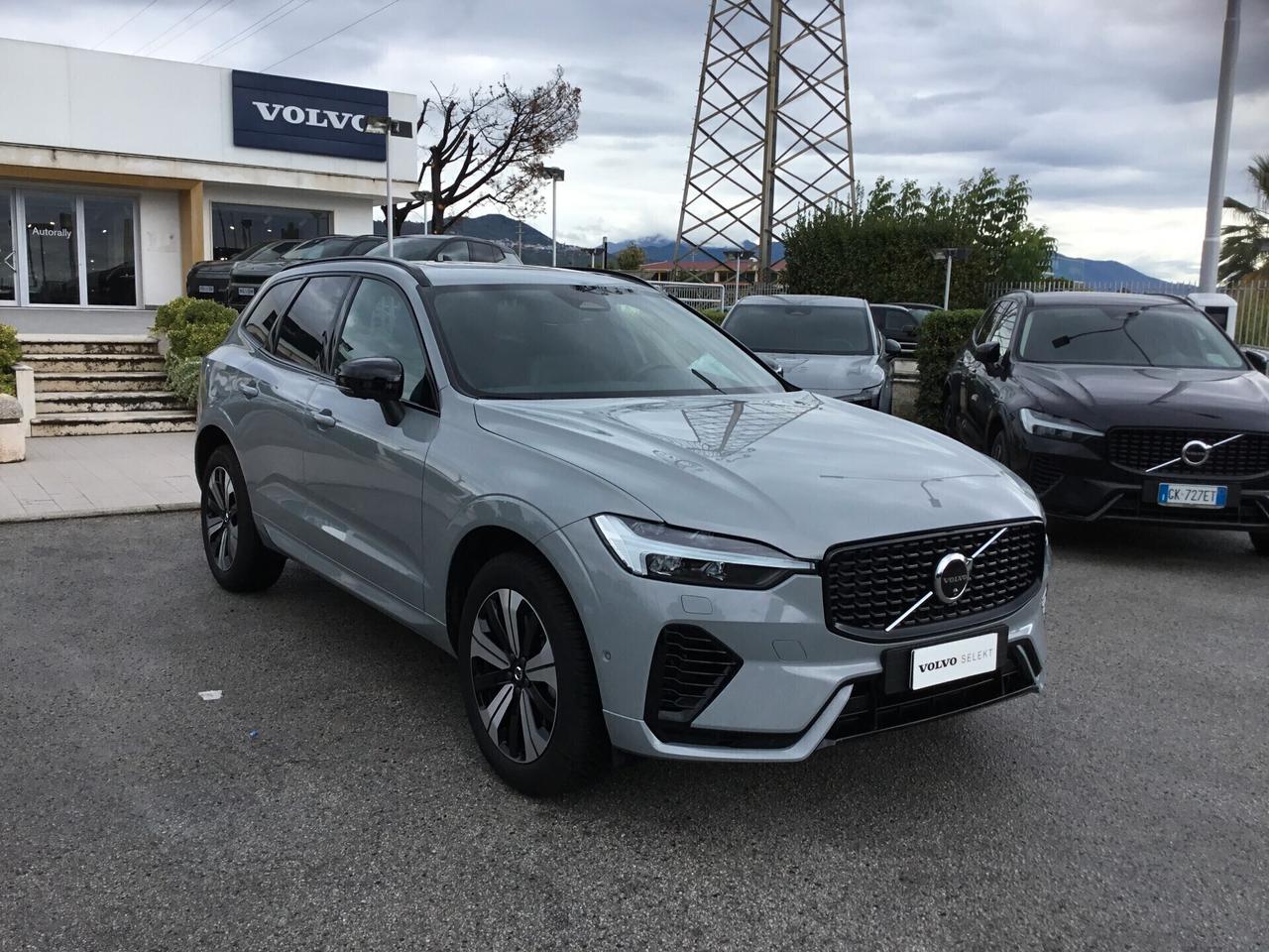Volvo XC60 T6 Plug-in hybrid AWD automatico Plus Dark