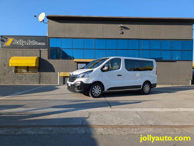 RENAULT Trafic T29 2.0 dCi 120CV 9 POSTI