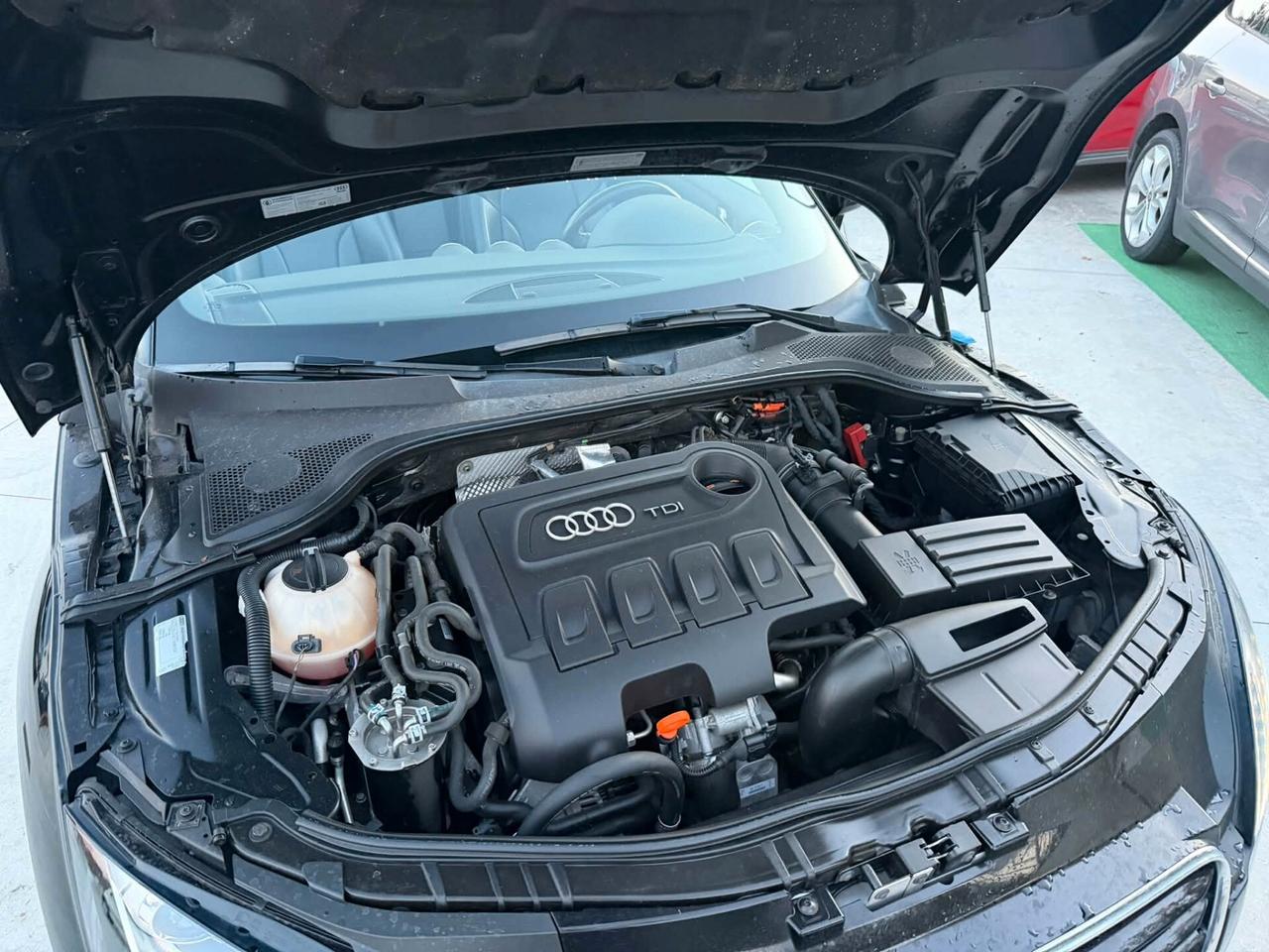 Audi TT -CABRIO- 2.0 Tdi QUATTRO - S LINE