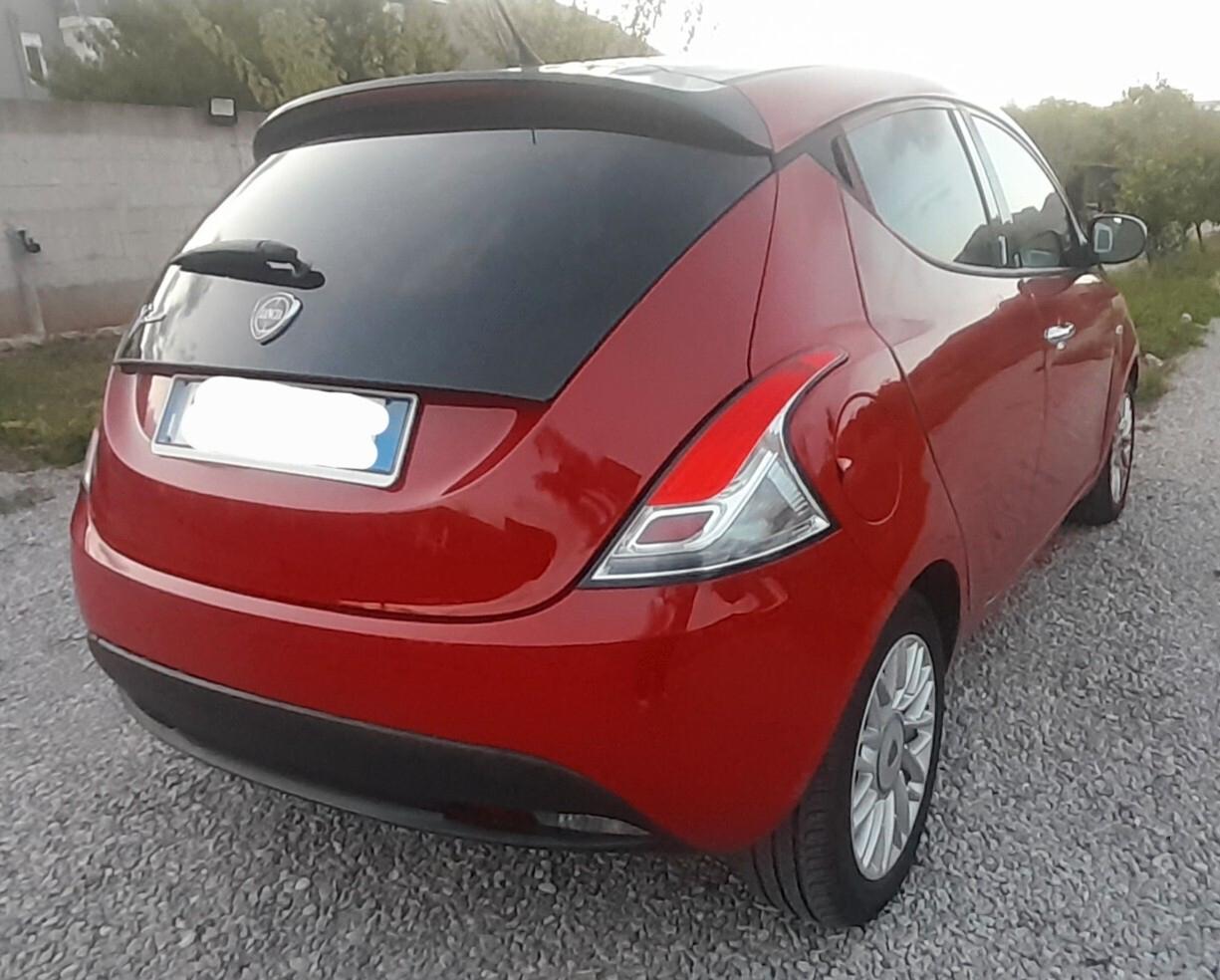 Lancia Ypsilon 1.2 69 CV 5 porte S&S Platinum