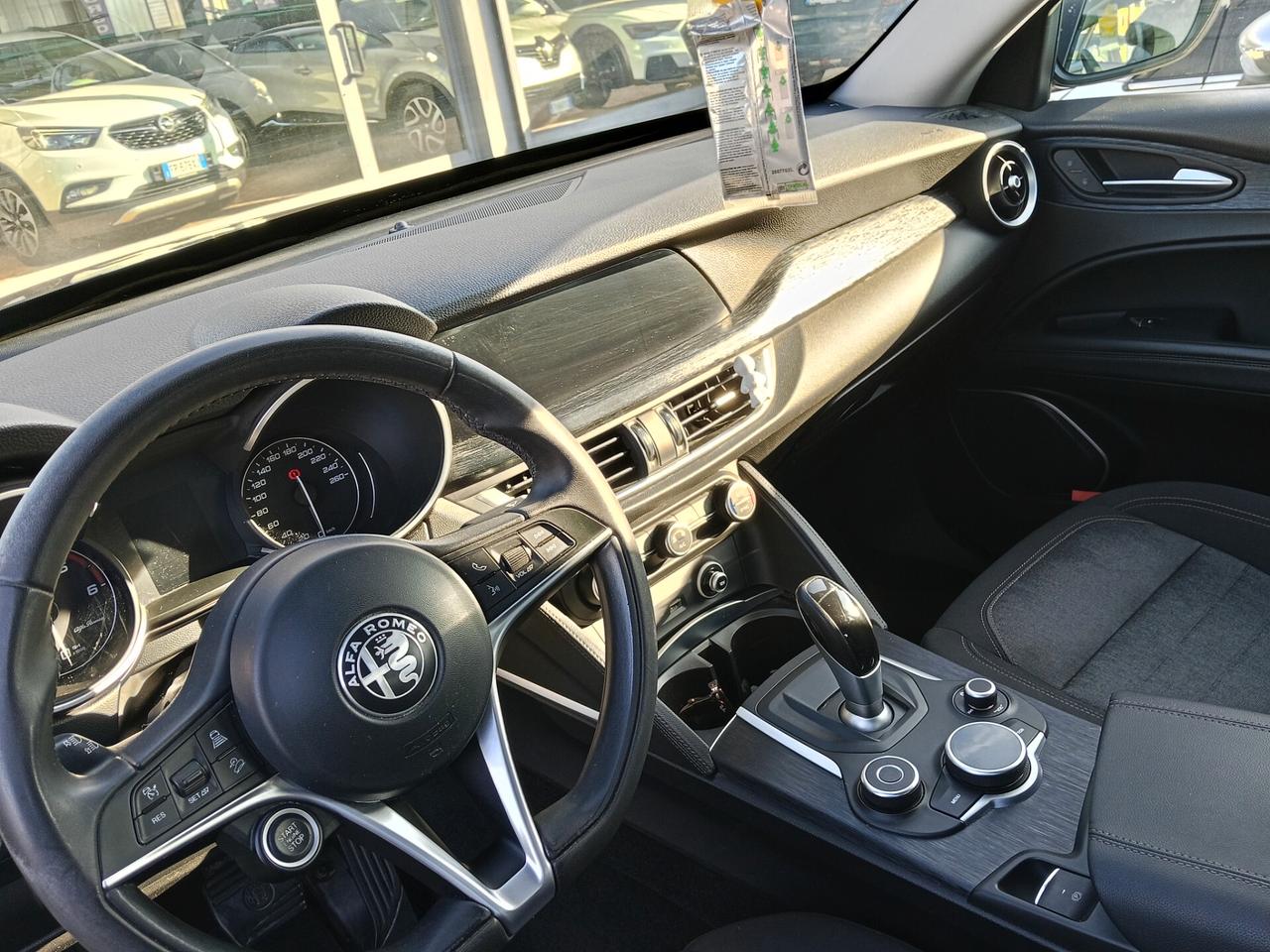 Alfa Romeo Stelvio 2.2 Turbodiesel 160 CV AT8 RWD Business