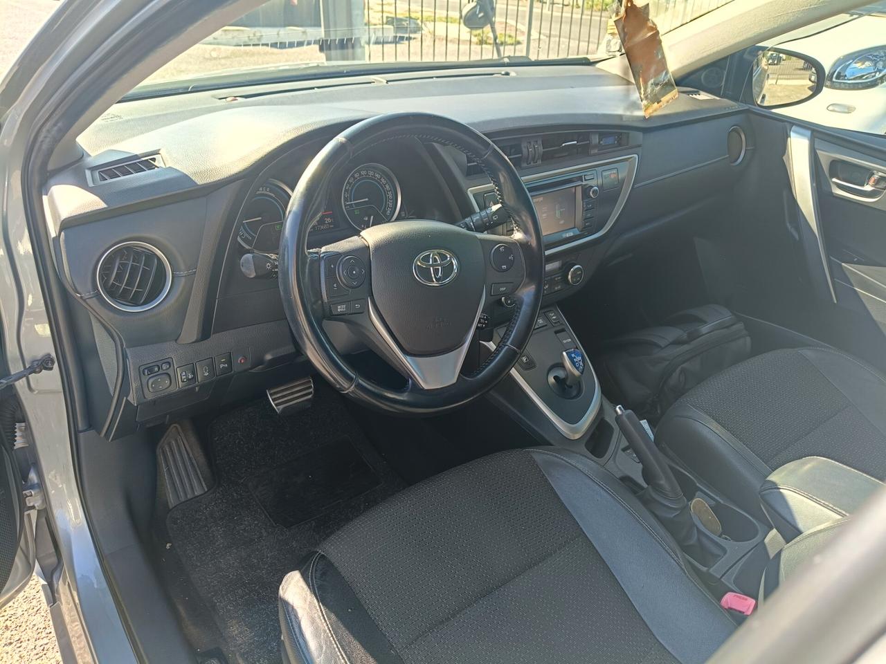 Toyota Auris 1.8 Hybrid Lounge