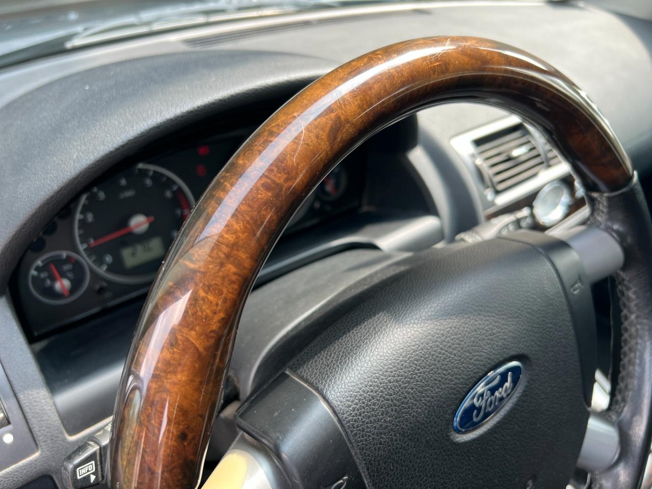 Ford Mondeo 2.0i 16V cat SW Ghia