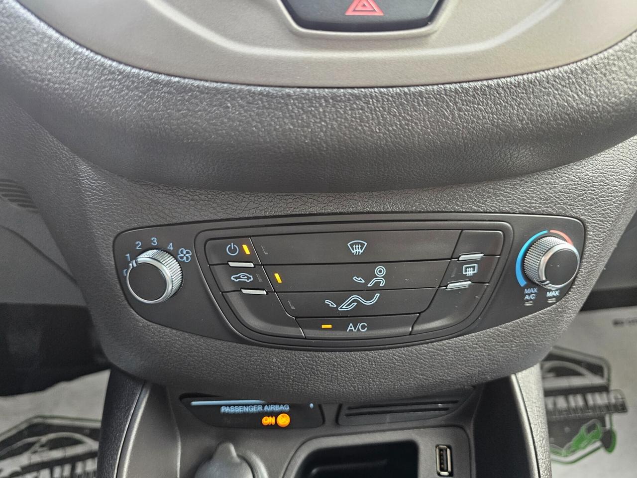 Ford Tourneo Courier 1.0 EcoBoost 100 CV Plus