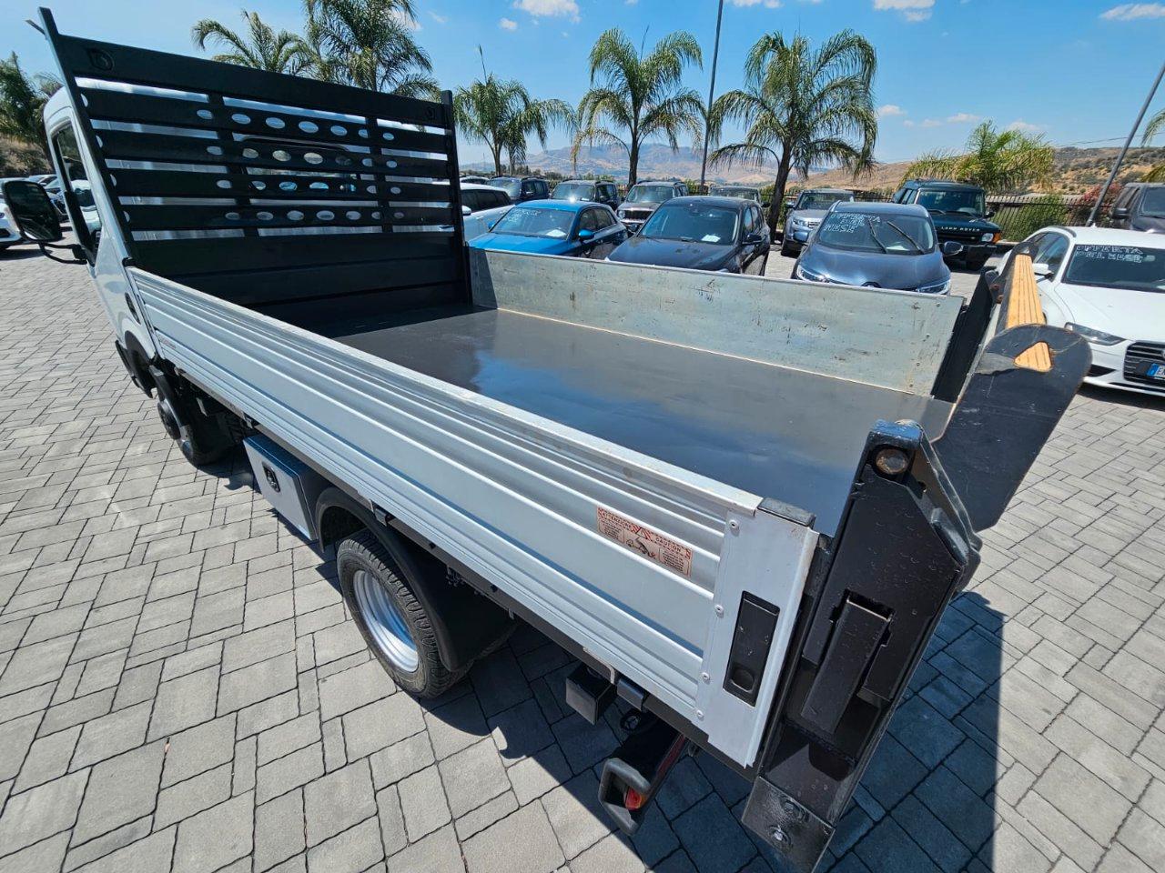 Nissan Cabstar CABSTAR 120 NT400 35 RIBALTABILE + IVA