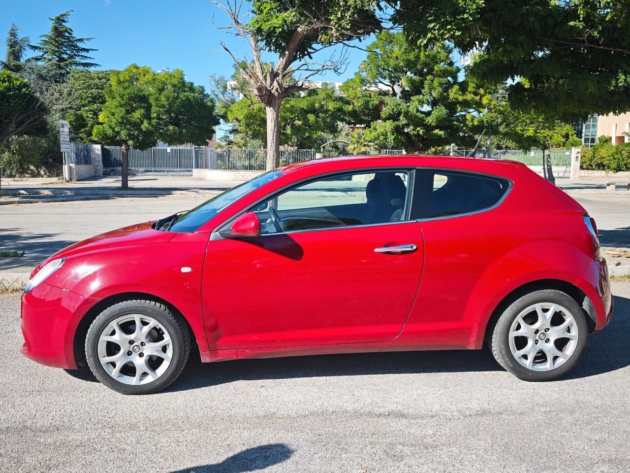 Alfa Romeo MiTo 1.6 JTDm 16V Distinctive Sport Pack
