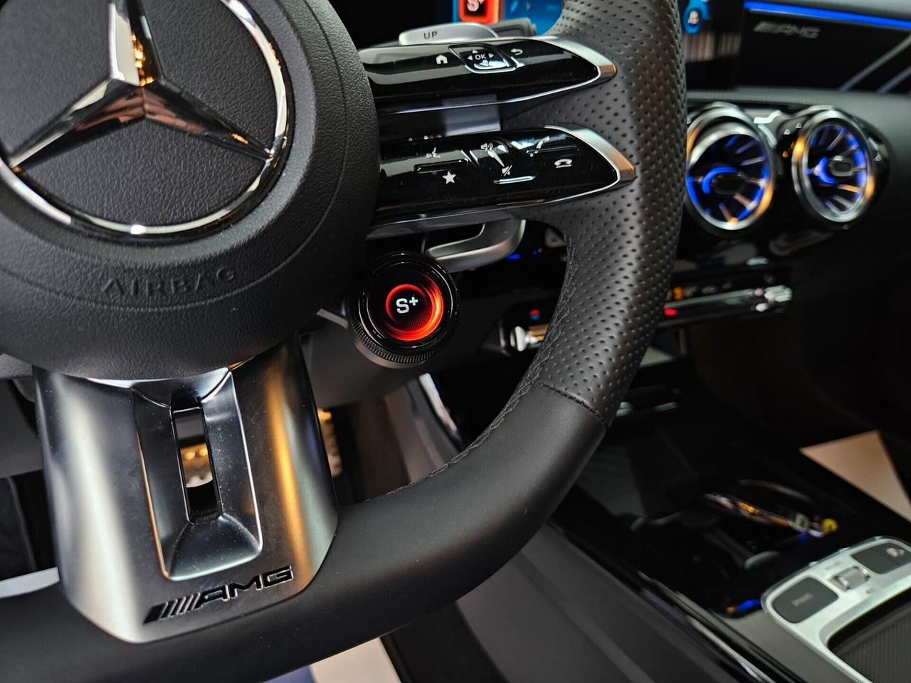 Mercedes-Benz A 35 AMG Line Premium 4matic auto