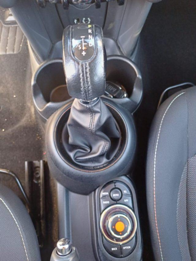 MINI Cooper D 1500 5 PORTE 116CV AUTOM. NAV PDC CERCHI ITALIA