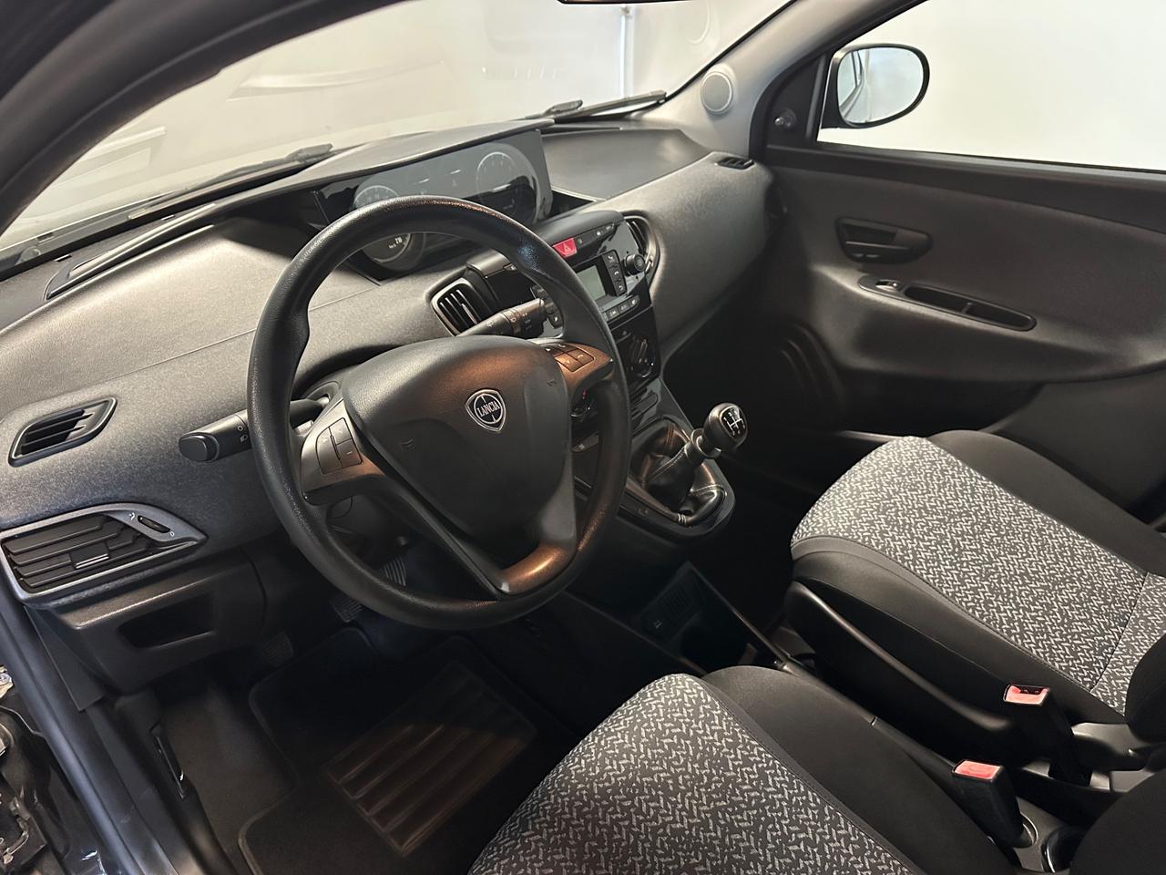 LANCIA YPSILON 1.2 BENZINA 69CV NEOPATENTATI