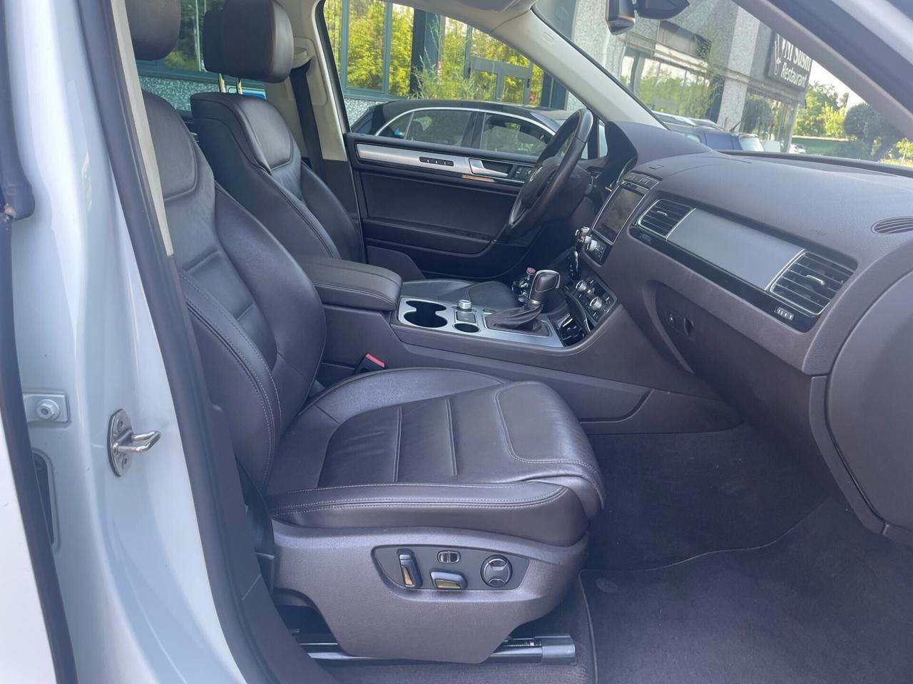 Volkswagen Touareg 3.0 TDI 262 CV *pelle*Automatik*Tetto*Pelle