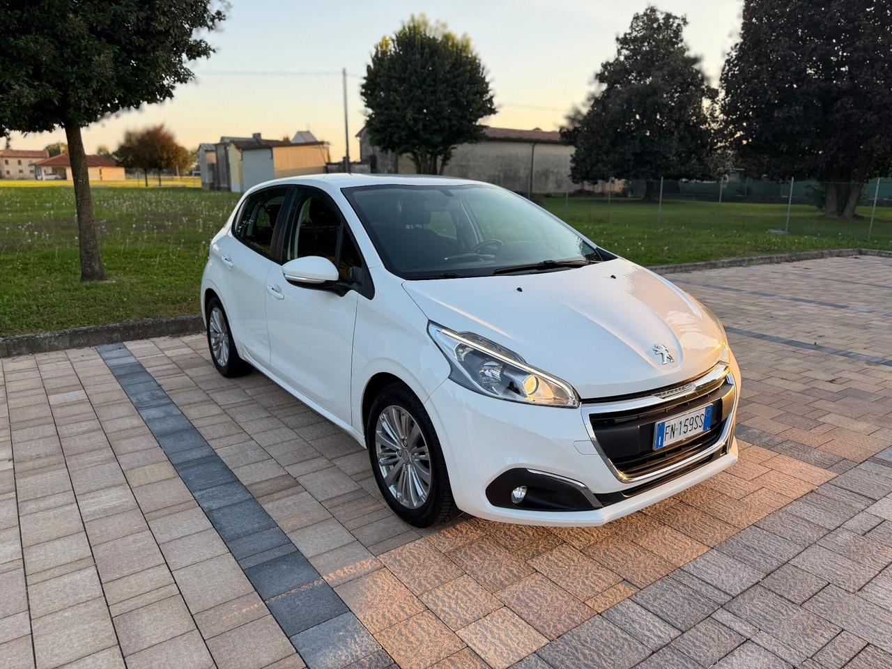Peugeot 208 PureTech 100 Stop&Start 5 porte Allure