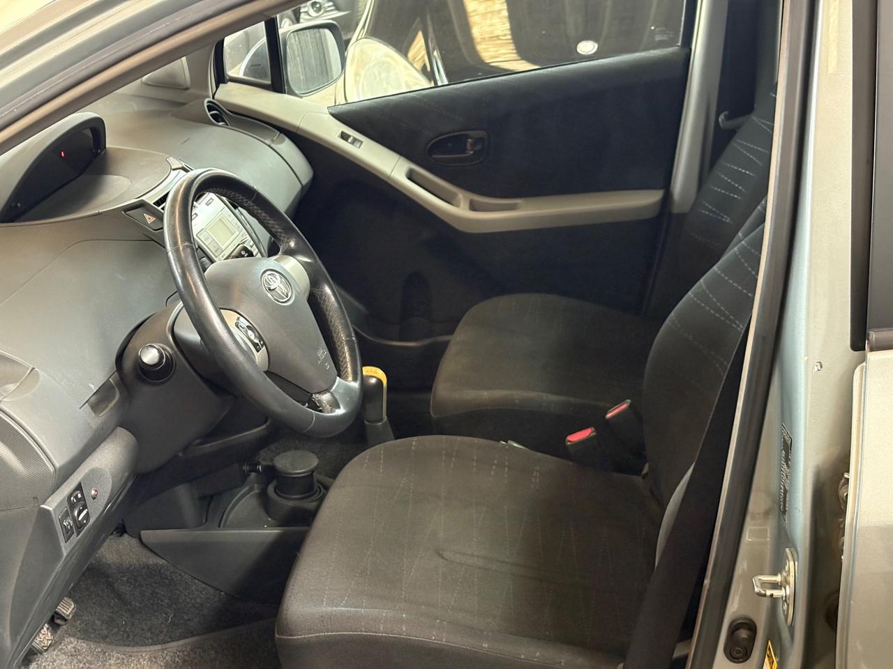 Toyota Yaris 1.0 5 porte Sol
