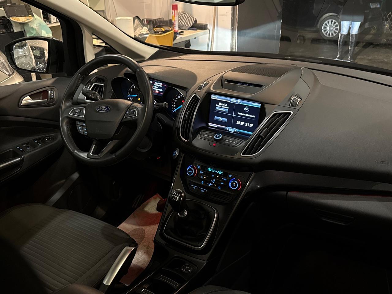 Ford C-max 1.0 benzina 80.000 KM NEOPATENTATI