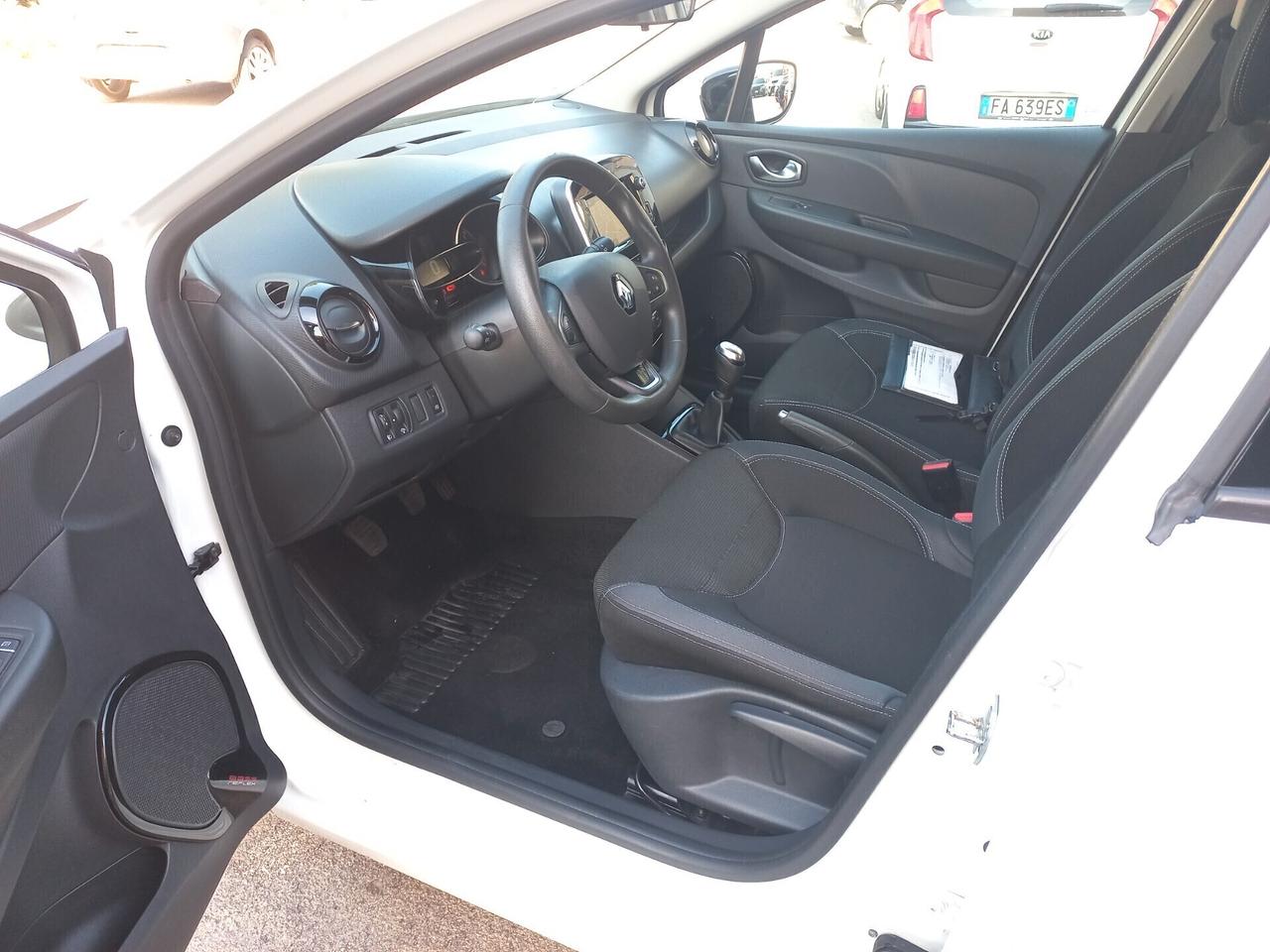 Renault Clio dCi 8V 75 CV 5 porte Moschino Intens