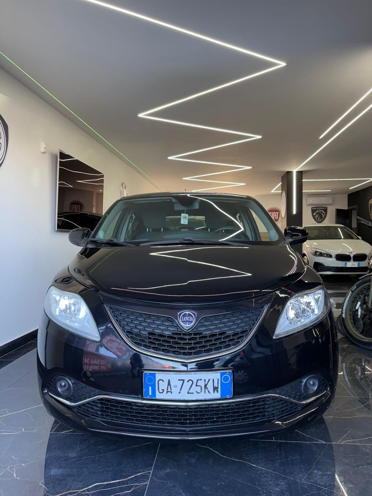 Lancia Ypsilon 1.2 69 CV 5 porte S&S Platinum