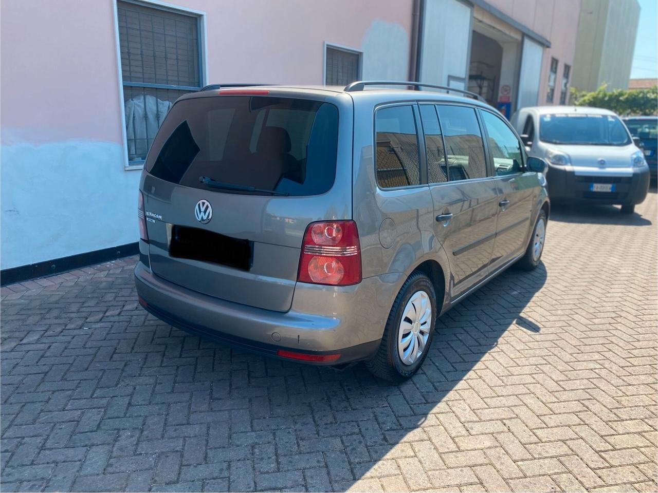 Volkswagen Touran 1.6 Conceptline Bifuel G
