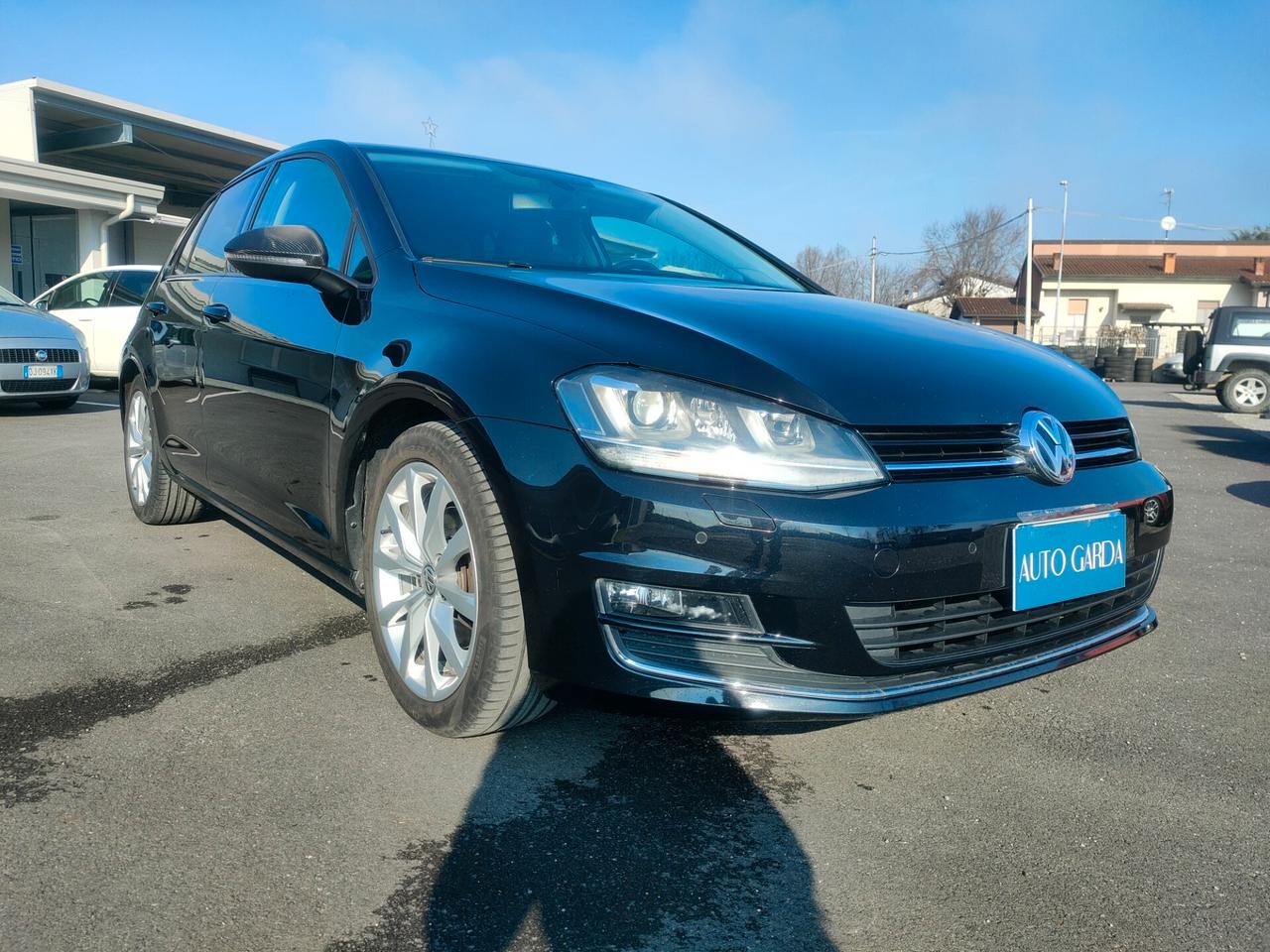 Volkswagen Golf Business 2.0 TDI 5p. Highline FARI A LED