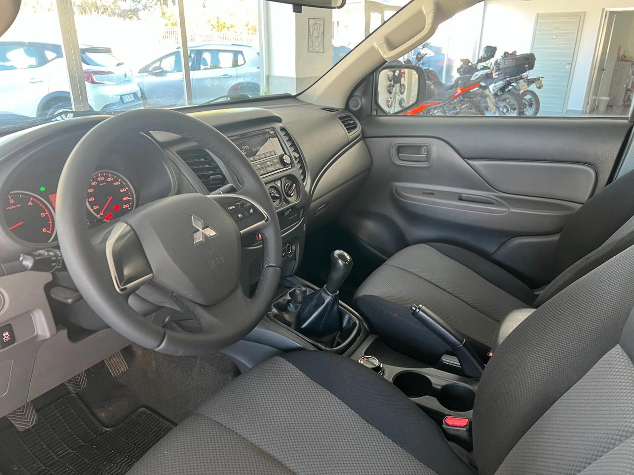 Mitsubishi L200 2.4 DI-D/154CV Club Cab Inform