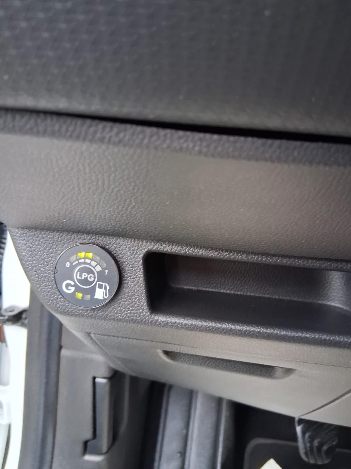 Renault Clio TCe 12V 100 CV GPL 5 porte Intens 2020