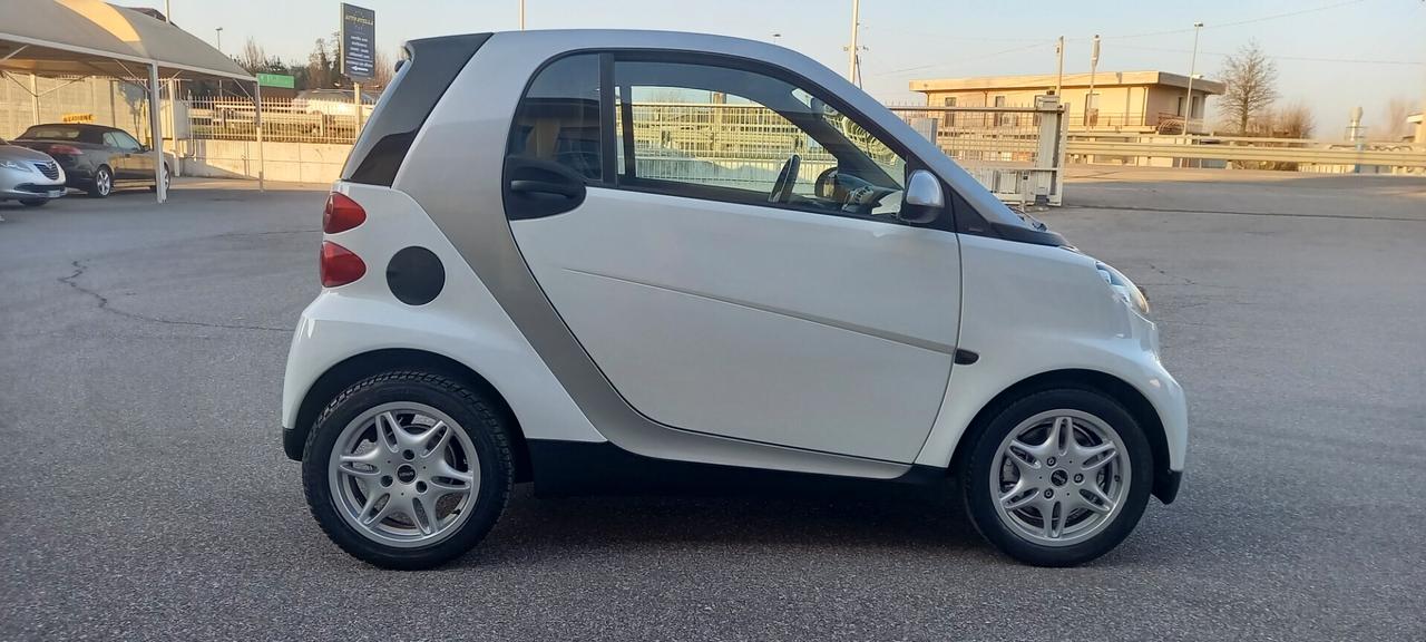Smart ForTwo cc. 1000 Benzina 71 CV. Coupé Modello Passion Automatica anche per Neopatentati 2025.