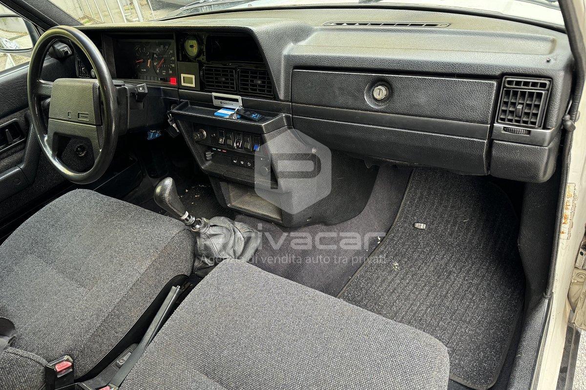 VOLVO 240 2.0 cat Station Wagon Polar