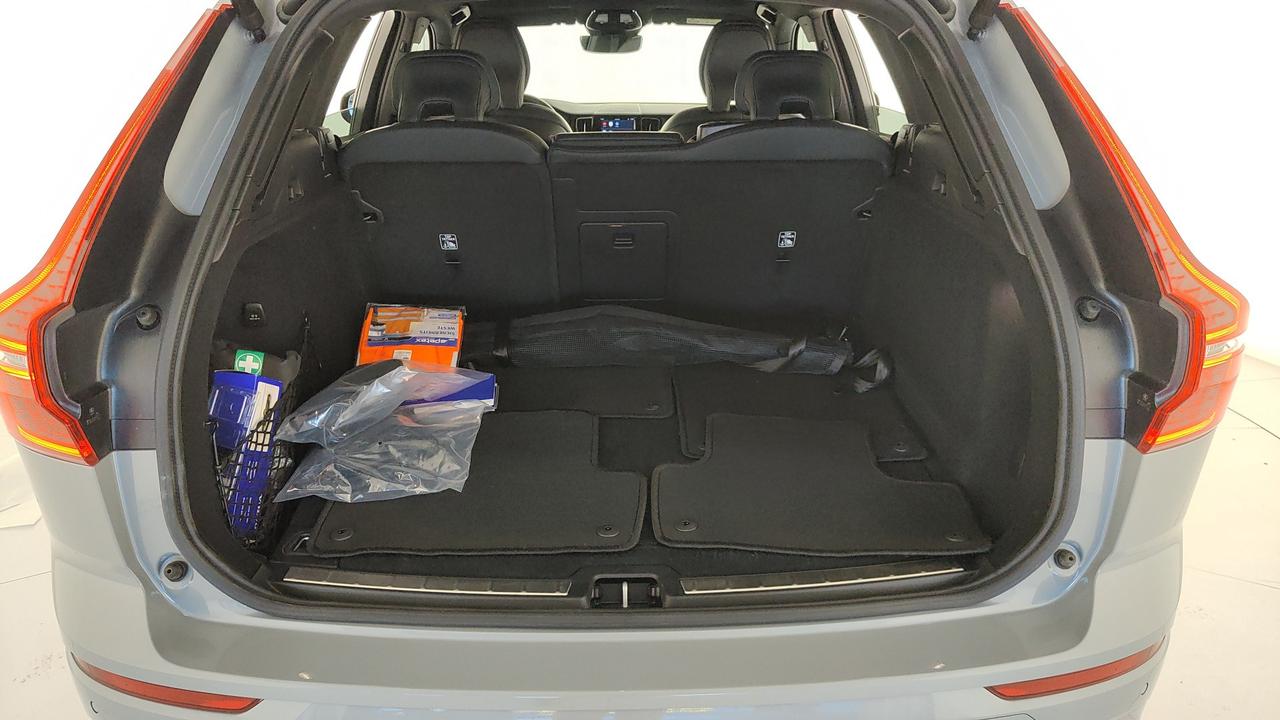 VOLVO XC60 2.0 b5 Plus Dark awd auto