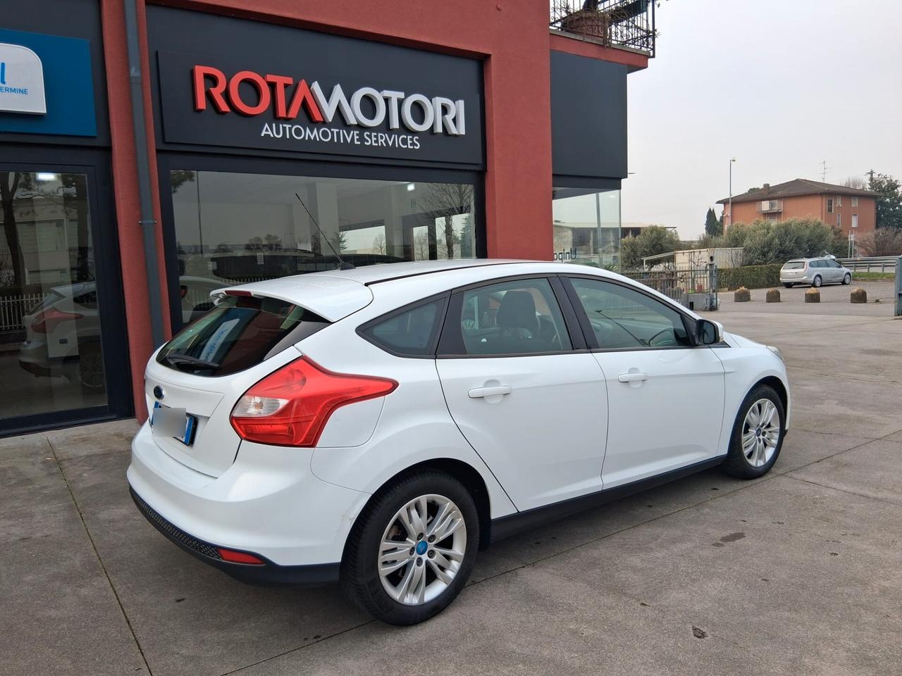 Ford Focus 1.6 105 CV