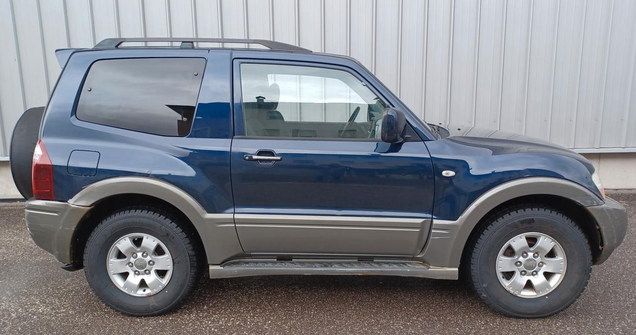 Mitsubishi Pajero 2.5 TDI 3p. Instyle