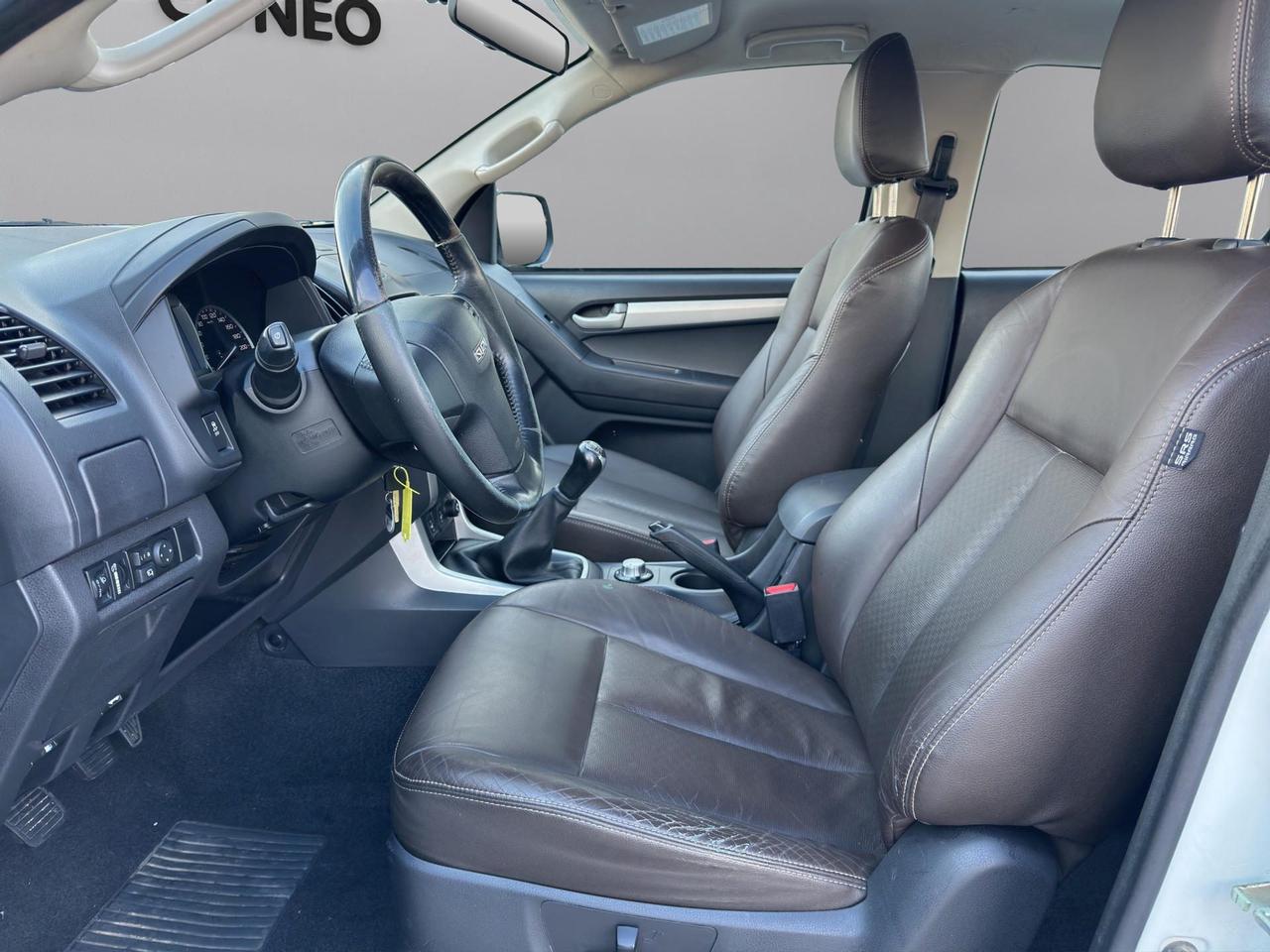 Isuzu D-Max 2.5 td crew Solar 4x4