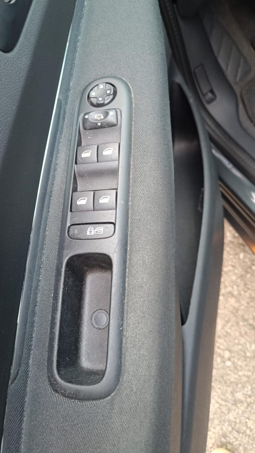 Peugeot 3008 BlueHDi 120 S&S Business